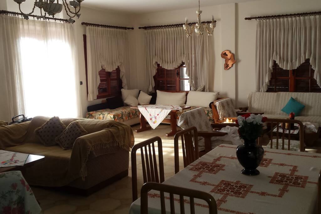 LIVING ROOM ( 3 SOFAS )