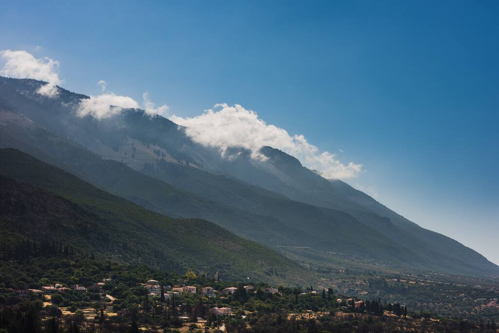 Monte Nero (Mt Ainos) to the east above us