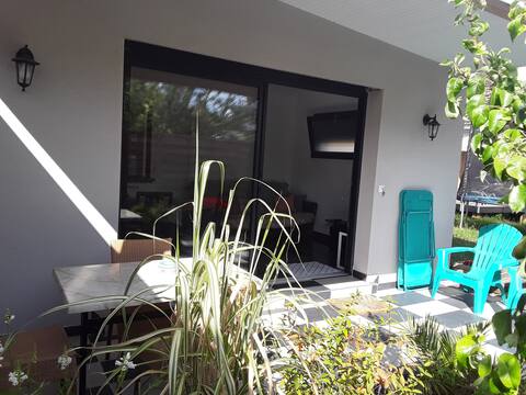 Maisonette 28m 2 at the end of the garden