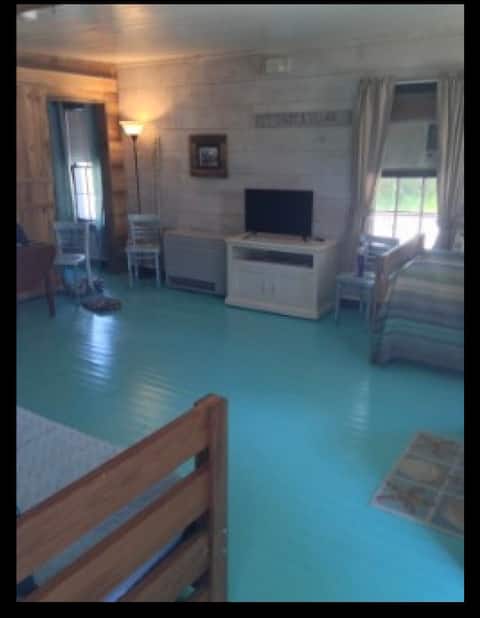 Top Airbnb: Little gem in Kennebunkport close to golf course! in Kennebunkport