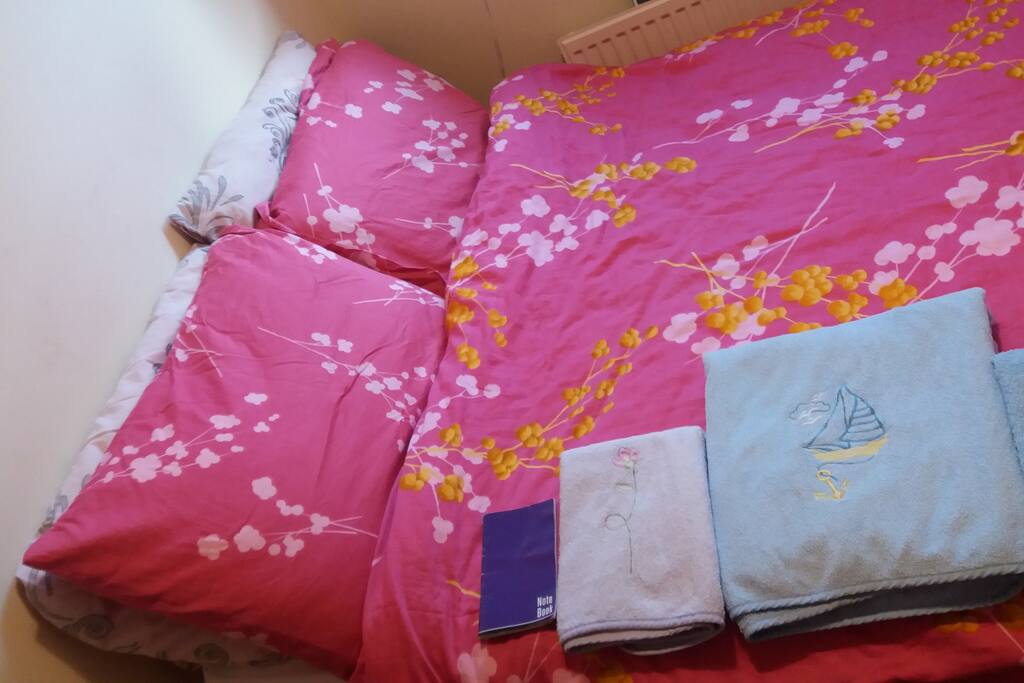 Comfortable bed, fresh towels, and free Wi-Fi