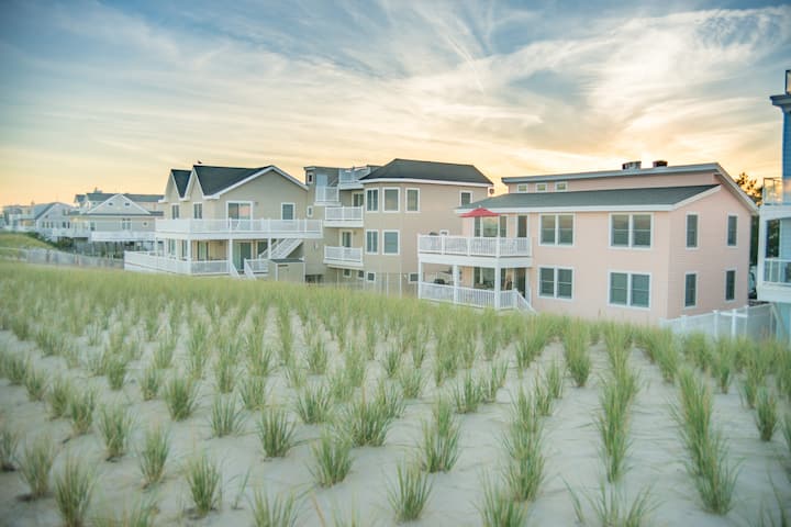 Oceanfront Family-Friendly Duplex: Steps to Beach