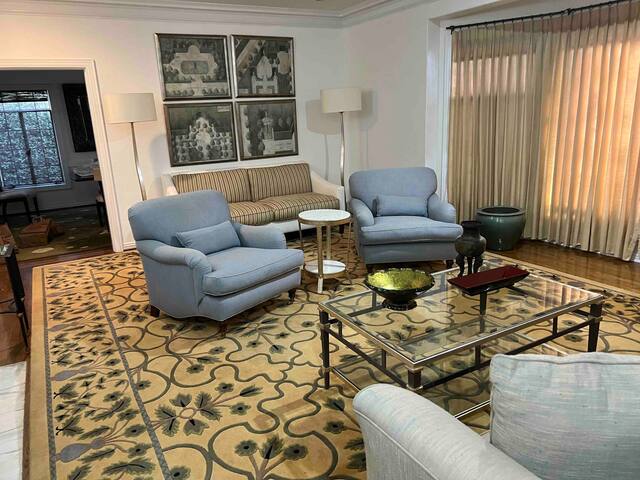 Entire Home Paradise In the Hollywood Hills gallery image 4