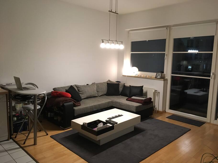 Wohnzimmer mit Schlafcouch - living room with sofabed
