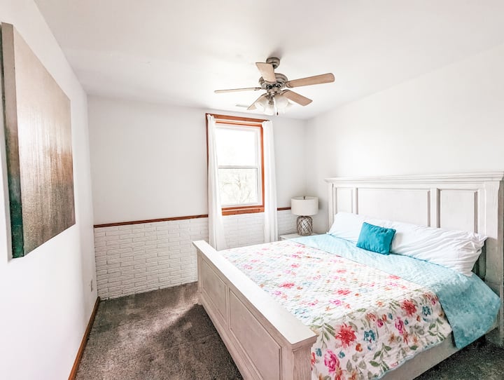 King Bedroom (basement)