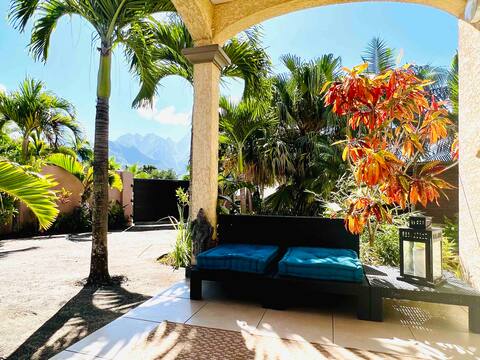 LaBambOu, breakfast and 30-minute jacuzzi included