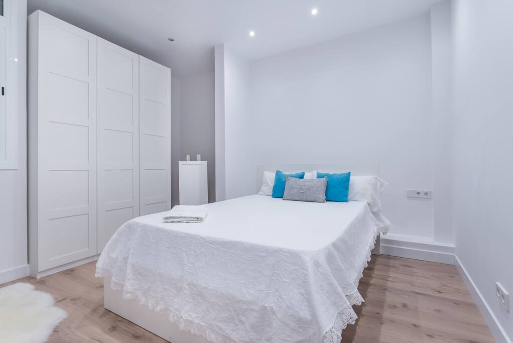 MASTER BEDROOM WITH CLOSET
