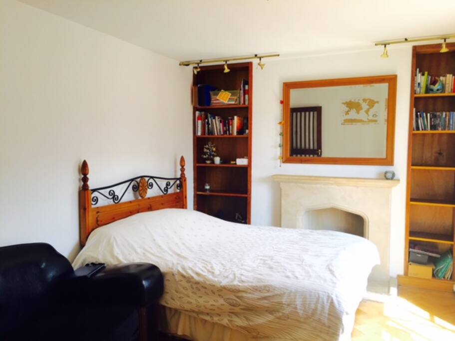 Bedroom/ Living room