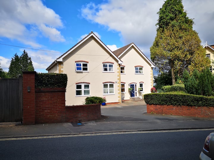 Top 9 Airbnb Vacation Rentals In Malvern, UK Updated 2024 Trip101