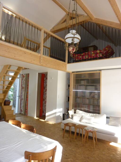 UN ESPACE OUVERT
entrée / salon / cuisine / mezzanine