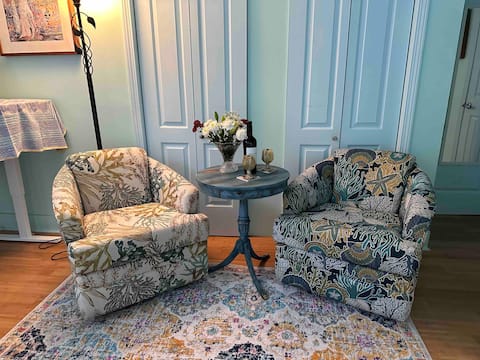 Popular Airbnb listing: Cozy Private and Fresh Roasted Coffee in Frisco