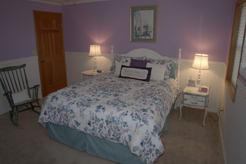 Cozy queen bed.