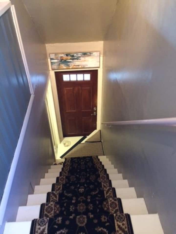 Sunny, Quiet, Unique, And Pet Friendly Space! - Cromwell, CT
