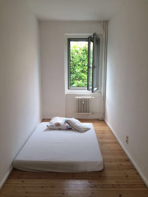 Bedroom (sleeps 2)