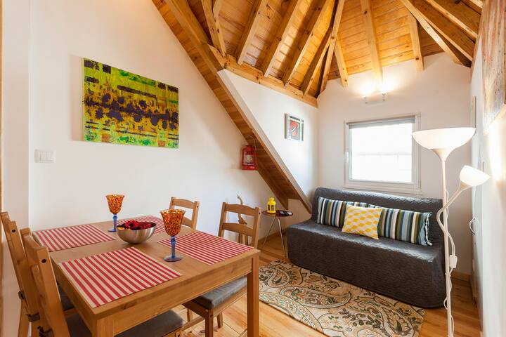 Bairro Alto Wooden Top – Água-da-Flor apartments