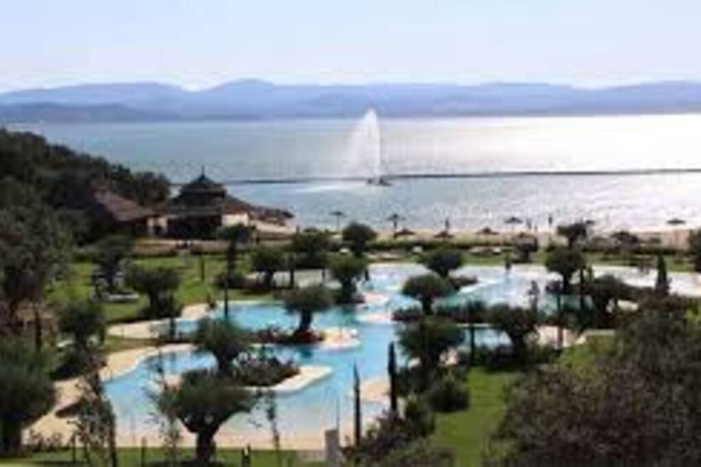 piscina infinita impresionante,,,