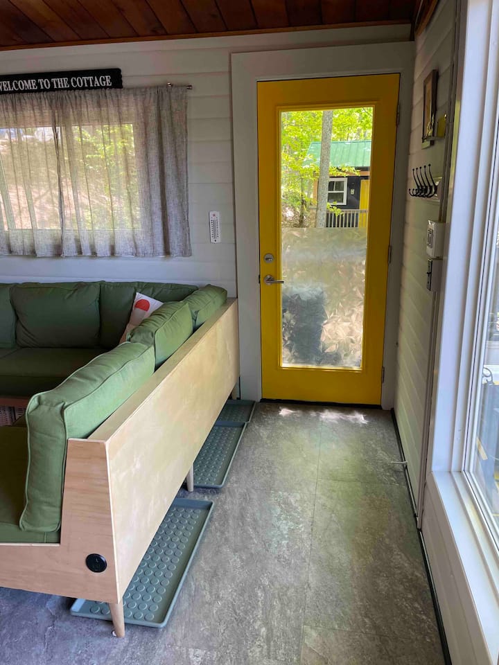 Cottage With Sand Beach, Ev Charging, And Views - Kawartha Lakes