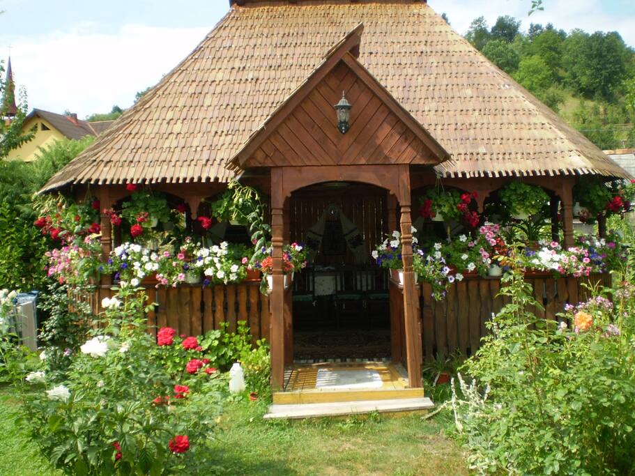 B&B Botiza - Summer gazebo for breakfast and dinner