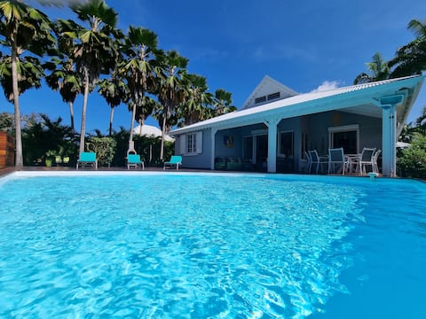 Villa Dali, 50 m from the beach, between Déshaie and St Rose