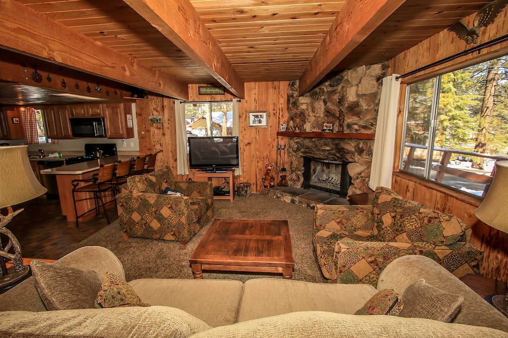 Fireplace,Hearth,Couch,Furniture,Chair