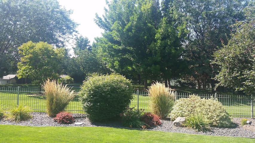 Serene and Private West Boise Suite near HP