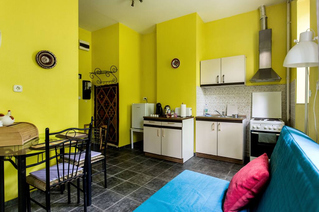 The open plan kitchen-living room.