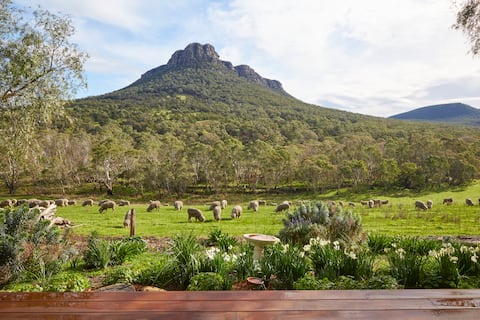 Mereweather Accommodation