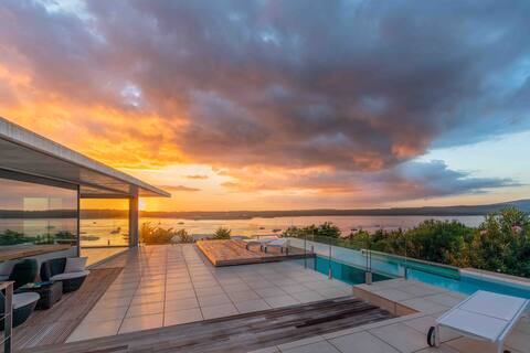 THE PERFECT RETREAT IN A STUNNING  LOCATION.