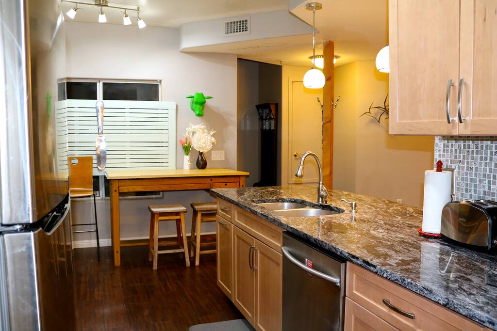 Sparkling, fully stocked kitchen with everything you need to make eats at home!