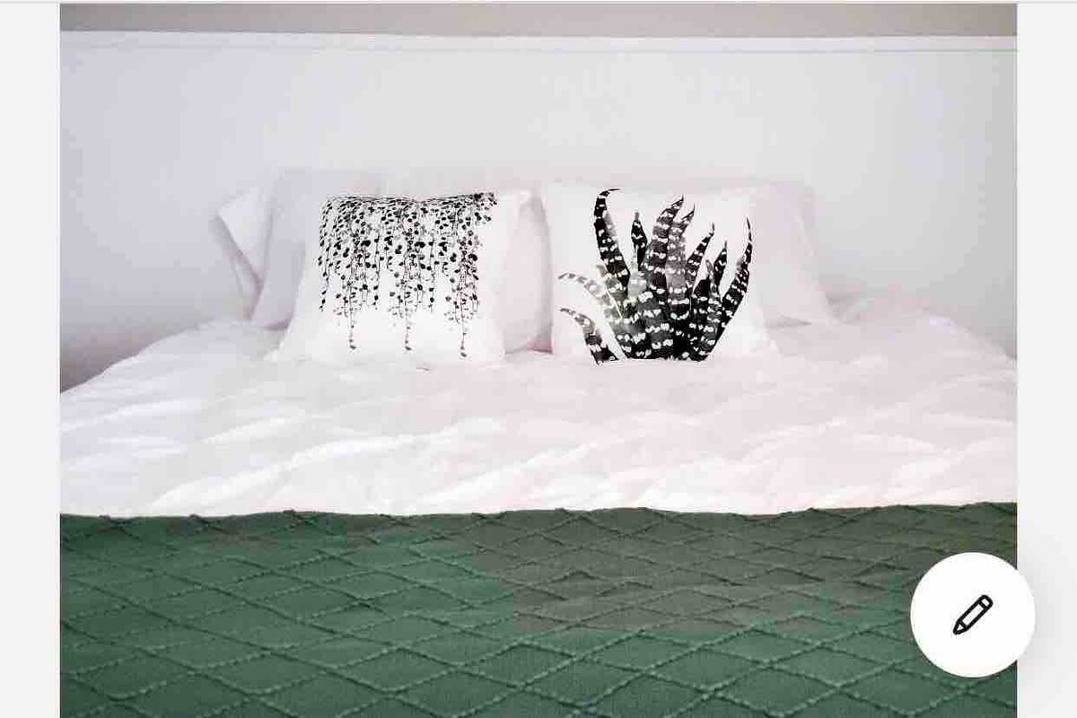 1 nga 2 krevate dopio "Queen"