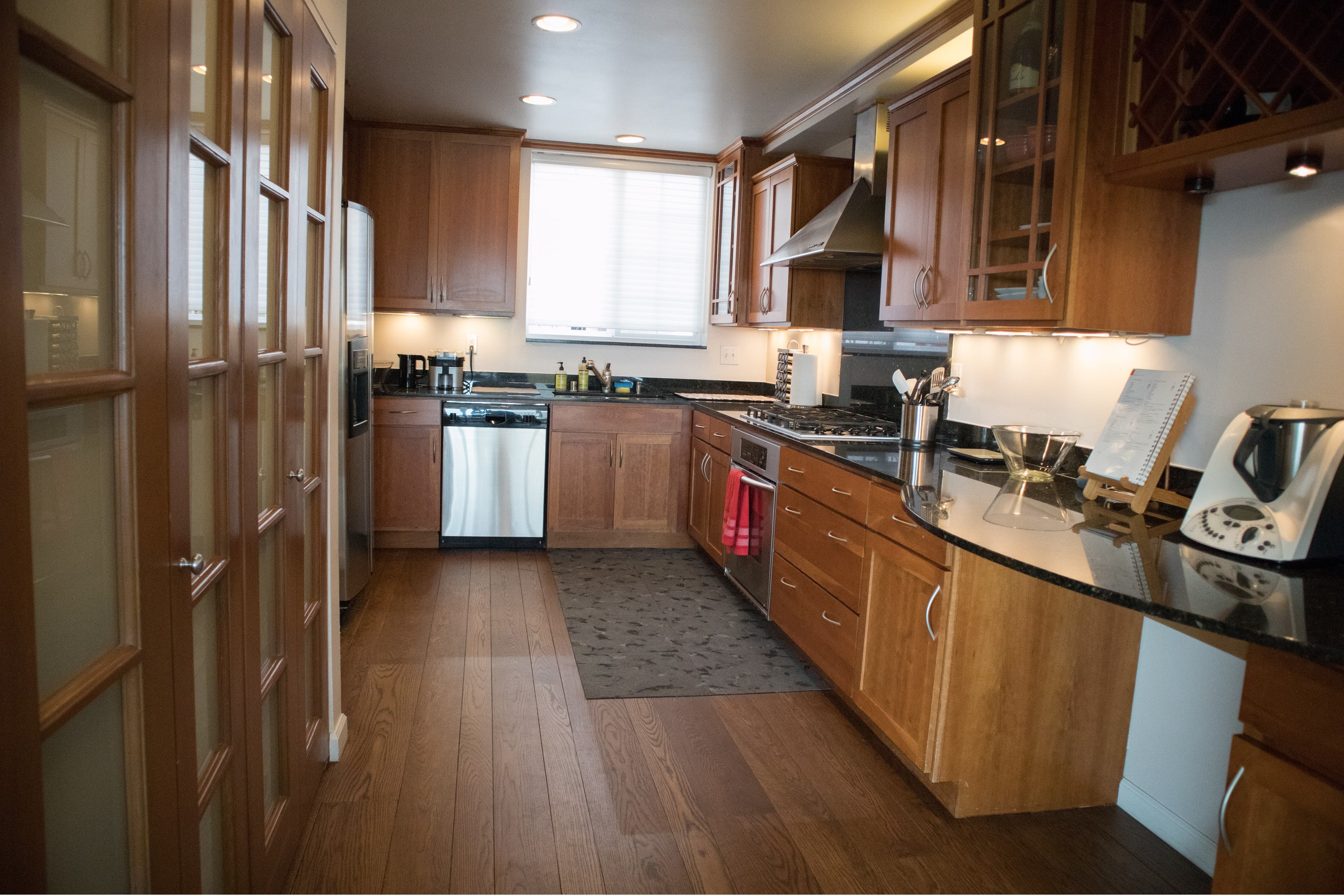 Condo in San Francisco · ★4.94 · 3 bedrooms · 3 beds · 2 baths - Image 11