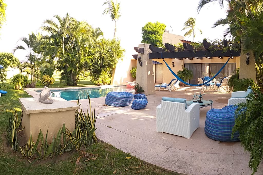 Jardín amplio y muy acogedor.