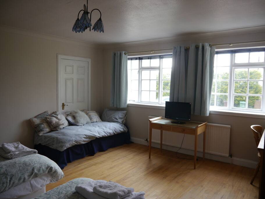 The additional bed arrangement can be configured as one double or 2 single beds.