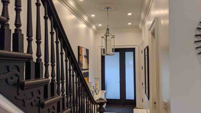 Chic Urban in Ossington Village