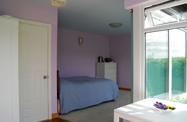 Bright Spacious Completely Private Studio  :)