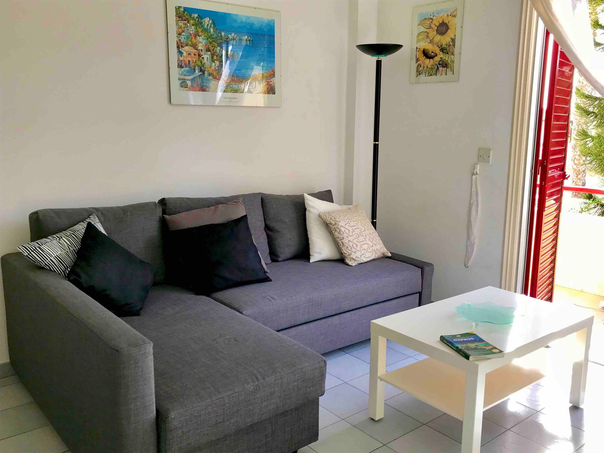 Apartment with large pool — foto 5