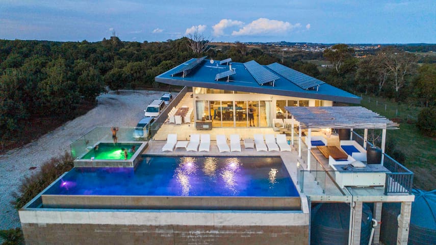 TIDES Byron Estate | Retreats & Eloping gallery image 2