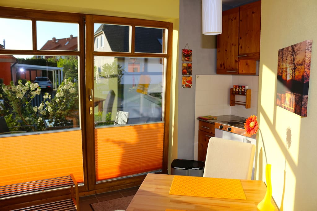 Fewo Morgenstern, Küche, Blick zur Terrasse