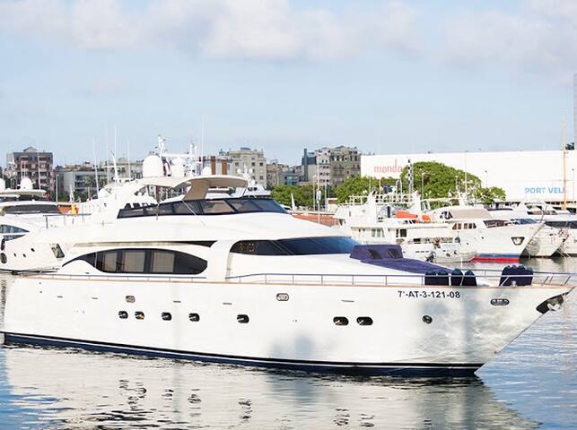 Barcelona, Luxury YACHT in Barcelona