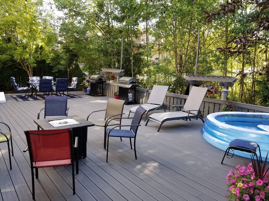 Deck with Greenbelt