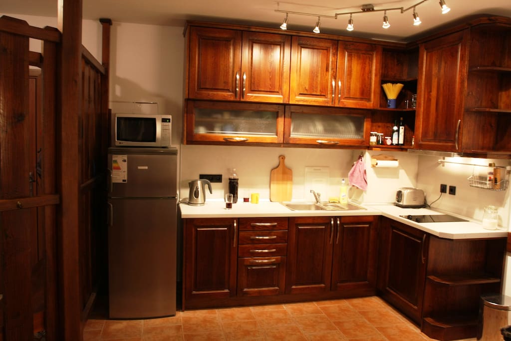 Apt 21 - kitchen