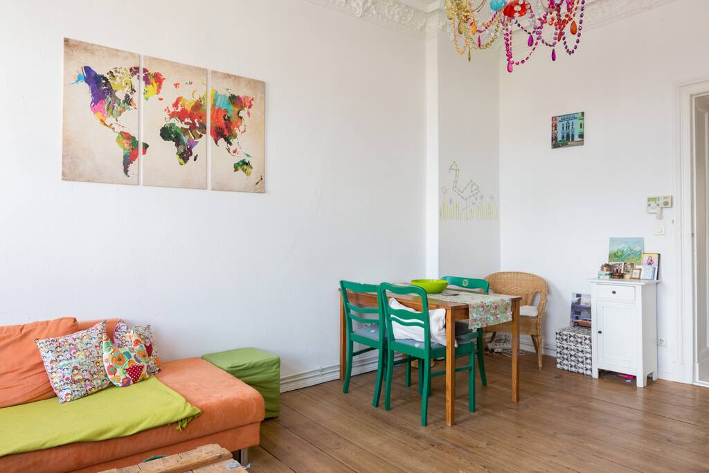 Wohnzimmer / Living Room
