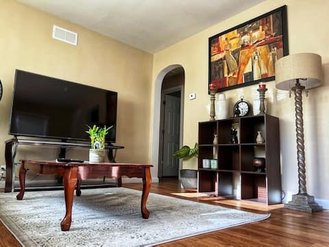 Near Campus, Downtown & Highway! Cozy getaway.