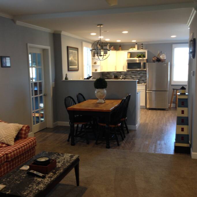 Dining area/kitchen