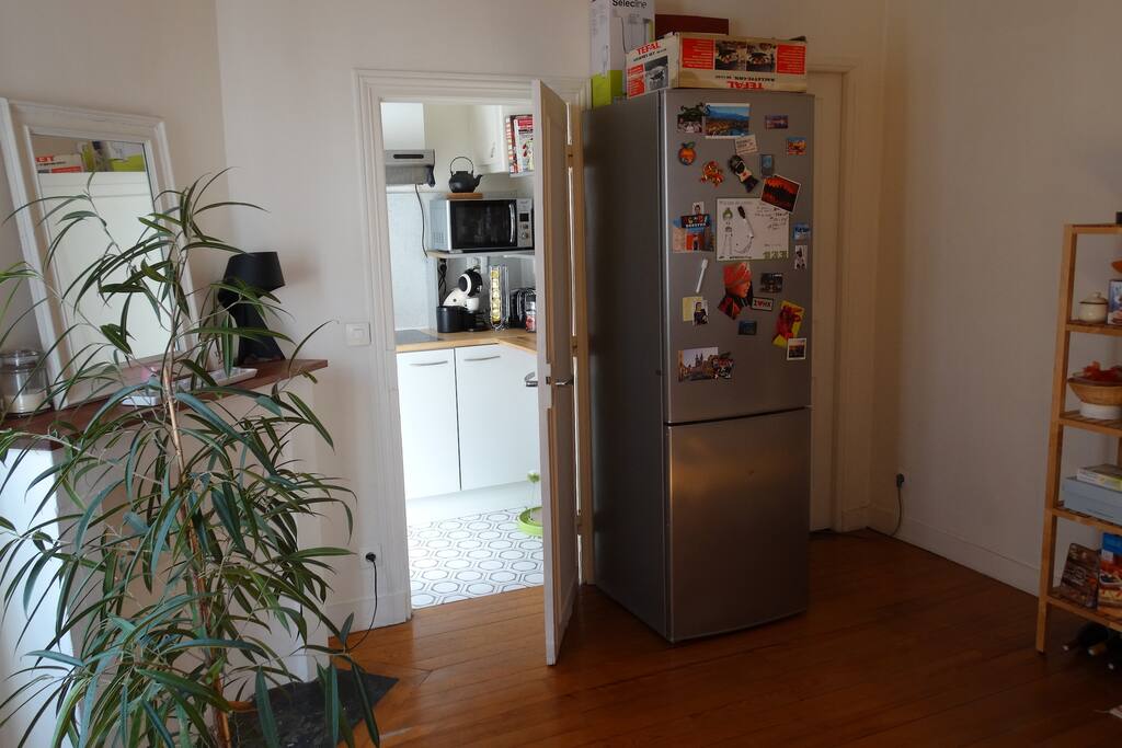 L'entrée accès à la cuisine et aux WC
