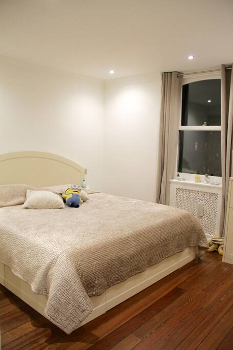large super king size bed
