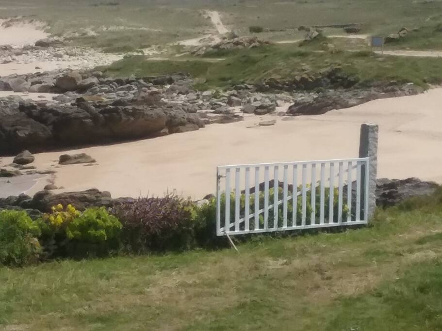 SALIDA DIRECTA A LA PLAYA