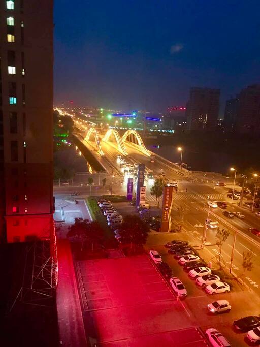 窗外夜景