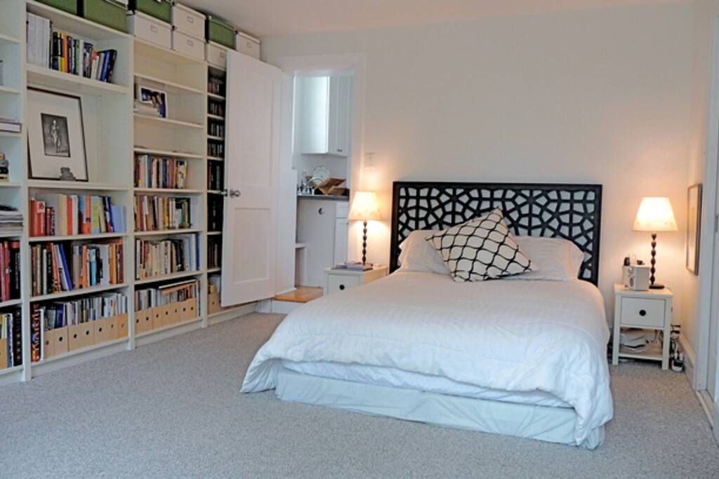 Spacious Bedroom - Eve