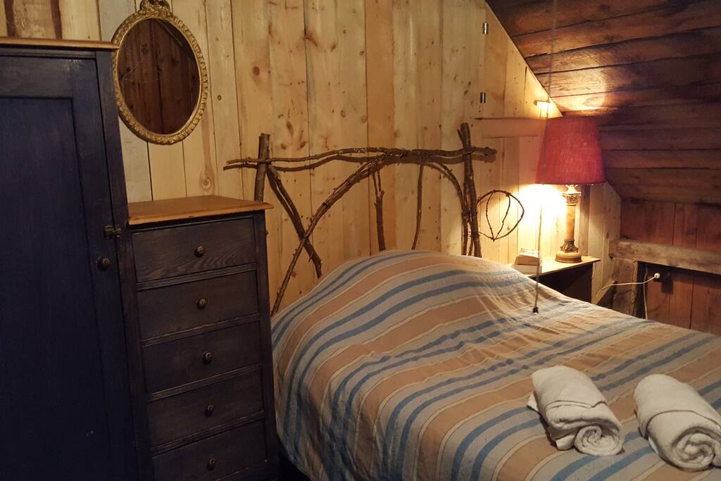 Un des lits doubles/One of the double beds